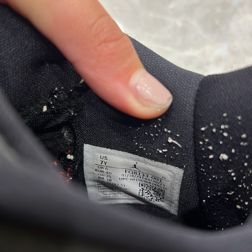 Indoor JT Basketball Shoes - Size 7Y - Picture 6 of 8